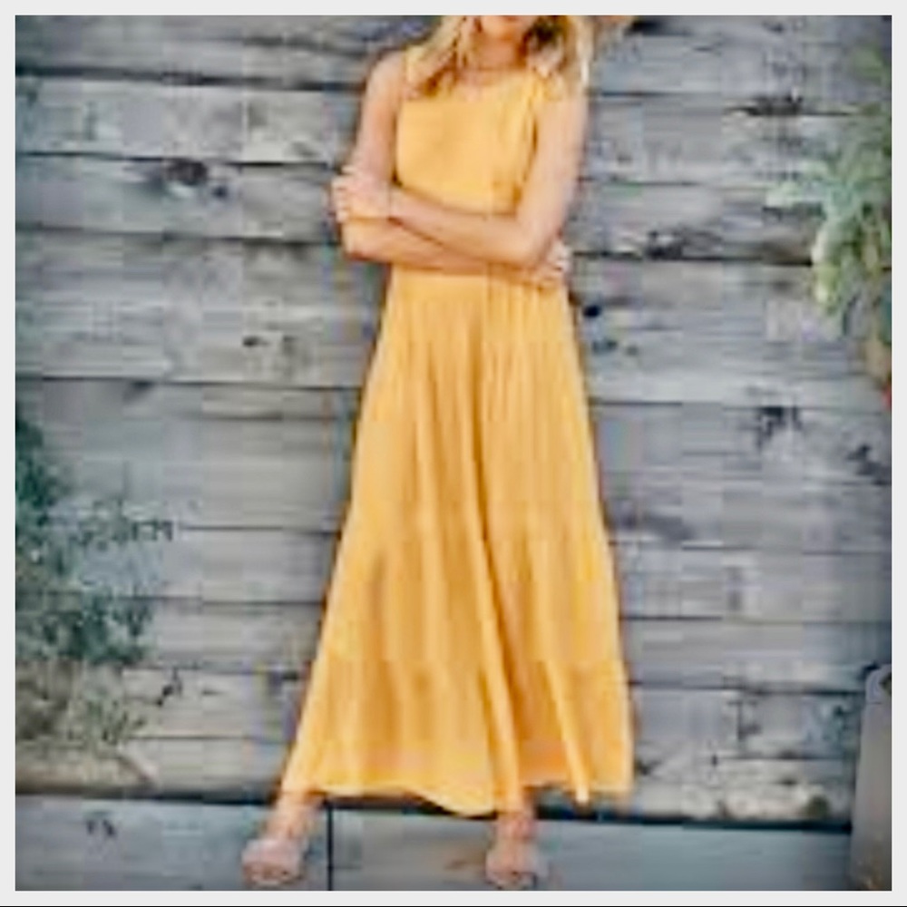 12 Bright light and breezy sleeveless tiered maxi dress - Picture 3 of 10